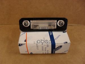 Фонарь Освещения Номерного Знака Ford 1 332 916 FORD арт. 1 332 916