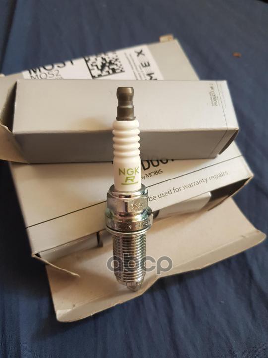 Свеча Зажигания Azera Santa Fe Sonata Tucson Ix35 Cerato Forte Magentis Optima Sorento Sportage Hyundai-KIA арт. S1884111051