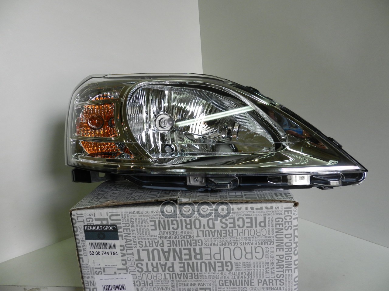 Фара Голов Света Правая Lada Largus (В) LADA арт. 8200744754