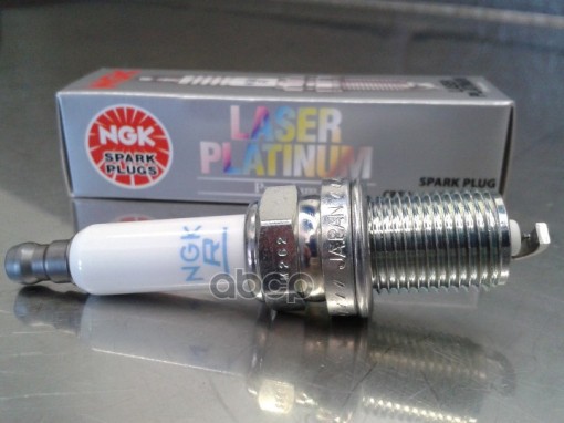 Свеча зажигания 1675 NGK арт. PFR7S8EG