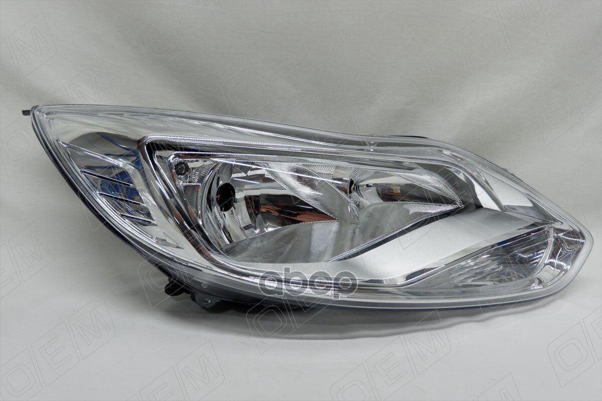 Фара правая Ford Focus 3 2011-2015, галоген, светлая O.E.M. арт. OEM0048FR