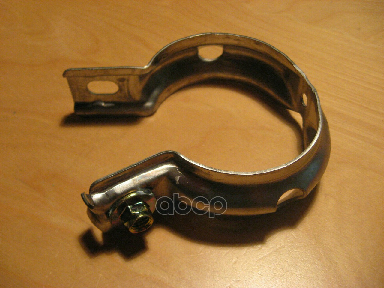 Хомут глушителя TOYOTA LAND CRUISER 100/LEXUS LX470 98- TOYOTA арт. 17452-50050