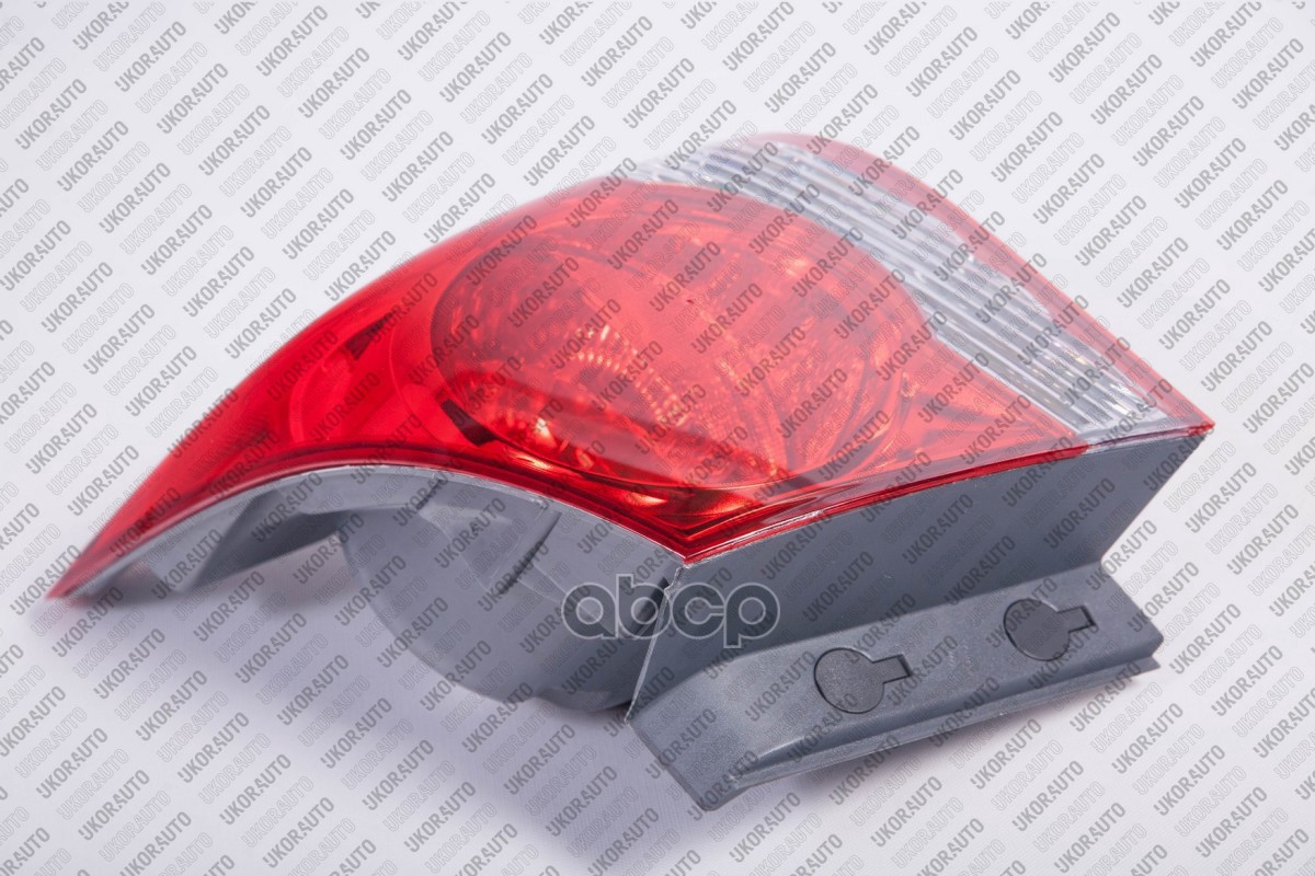 Фонарь правый U0523032R Ukor Auto арт. U0523032R