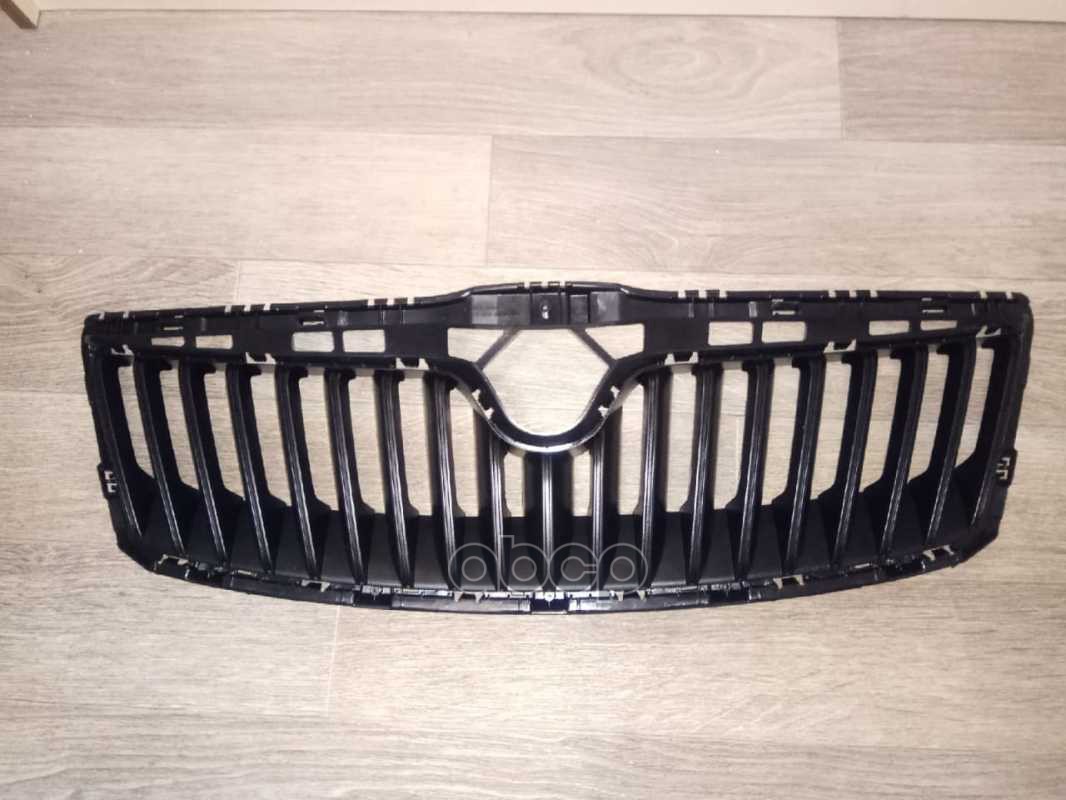 Решетка радиатора Skoda Octavia A5 VAG арт. 1Z0853668A9B9